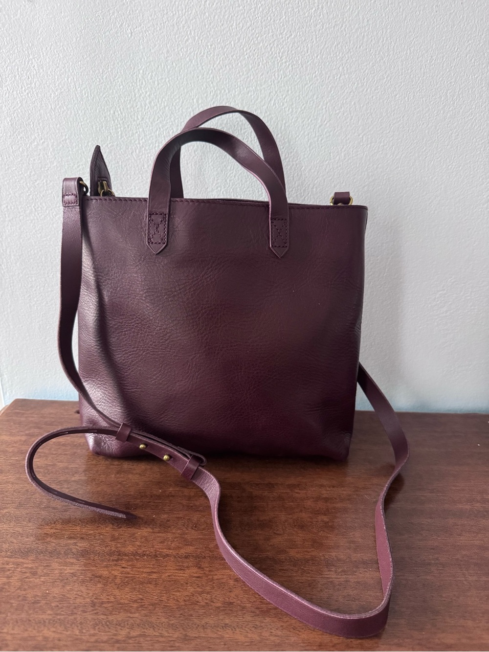 Madewell Leather Crossbody Tote in Deep Plum - Picture 2 of 8